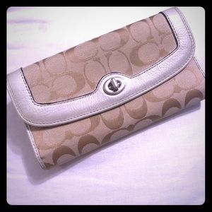Coach Wallet Very Gently Used